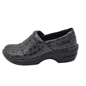 BOC by Born Shoes Womens Size 7 Gray Black Croc Embossed Slip On Clogs Comfort